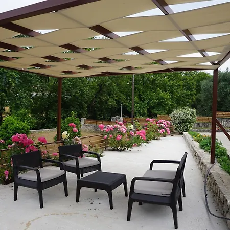 Dimitris Hidden Paradise - Three Bedroom