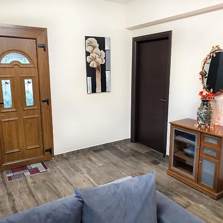 Dimitris Hidden Paradise - Three Bedroom דירה