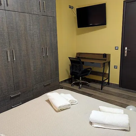 Dimitris Hidden Paradise - Three Bedroom *